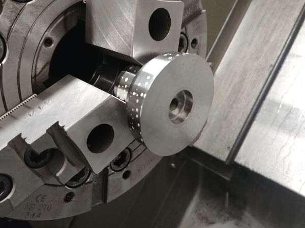 Machining Moulds / Molds on a CNC Lathe / Mill