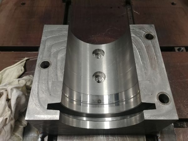 Machining Moulds / Molds on a CNC Lathe / Mill