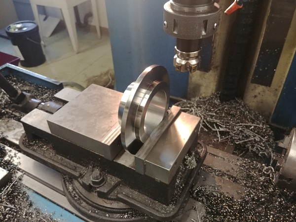 Machining Moulds / Molds on a CNC Lathe / Mill