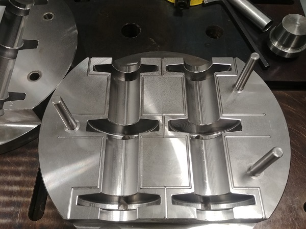 Machining Moulds / Molds on a CNC Lathe / Mill