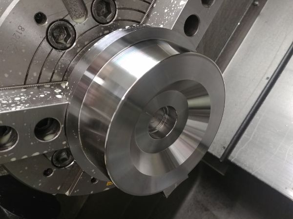 Machining Moulds / Molds on a CNC Lathe / Mill