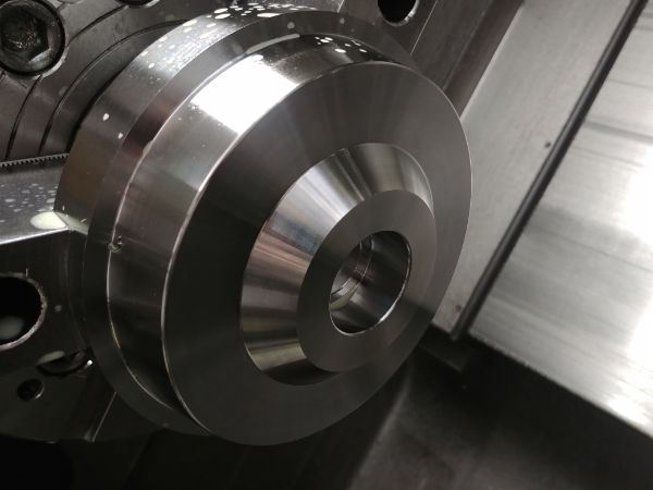 Machining Moulds / Molds on a CNC Lathe / Mill