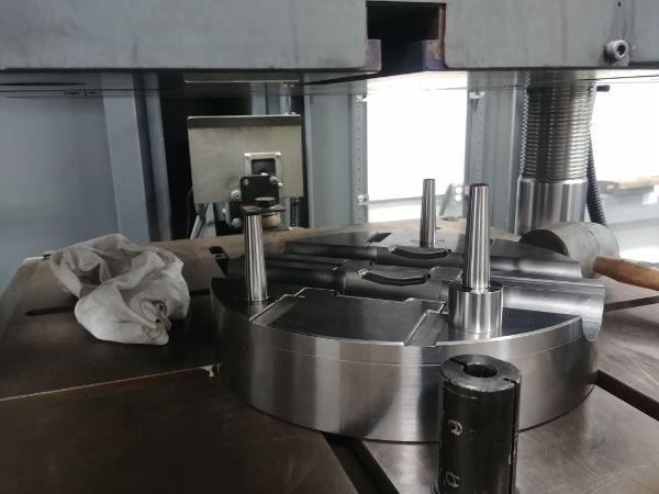 Machining Moulds / Molds on a CNC Lathe / Mill