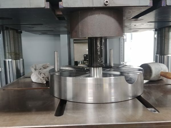 Machining Moulds / Molds on a CNC Lathe / Mill