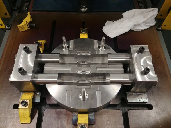 Machining Moulds / Molds on a CNC Lathe / Mill