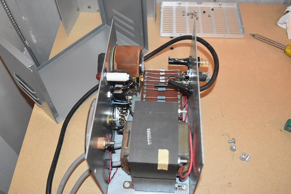What's inside a electrophoresis power supply