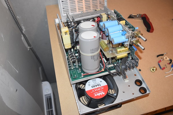 What's inside a 28V Power Supply