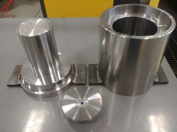 Machining Moulds / Molds on a CNC Lathe / Mill