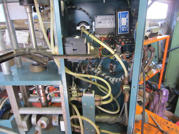 Benchtop Injection Moulding Machine - Gluing a Contactor inside to handle higher heater current