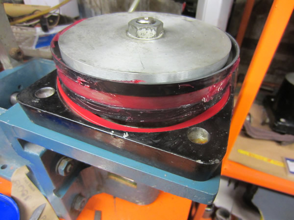 Benchtop Injection Moulding Machine - Greased Old Seals - Didn't work due to compression set