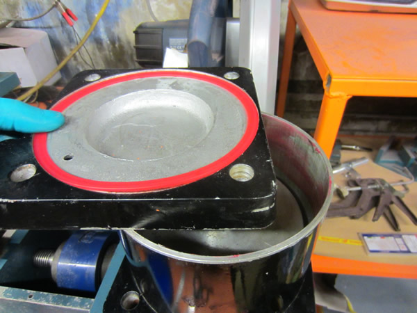 Benchtop Injection Moulding Machine - Polyurethane Gasket 