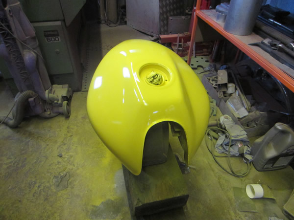 Honda Hornet Respray - base yellow