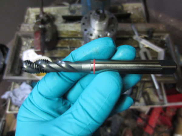 High Pressure Chamber -  Spiral flute drill tap - M10